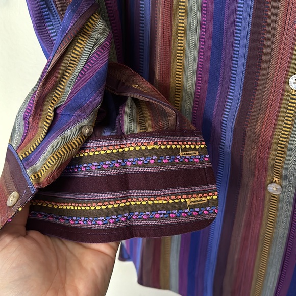 Robert Graham Knowledge Wisdom Truth Button Down with Embroidery - Picture 4 of 7